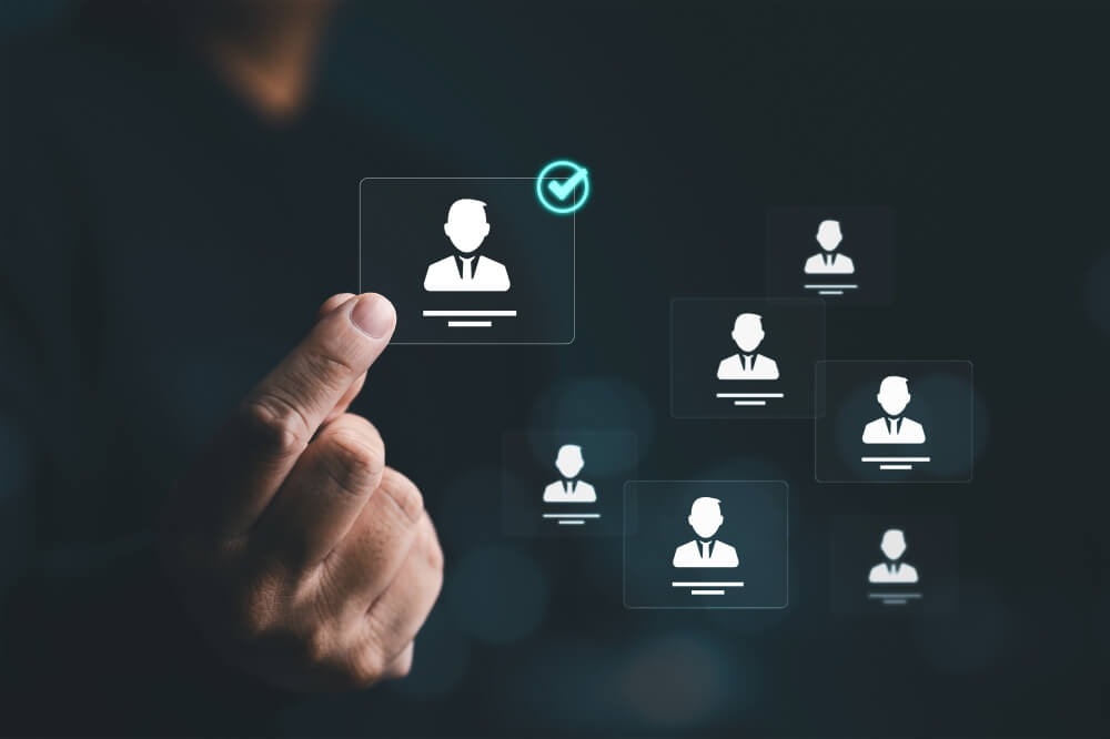 業界人材特化DB × 両面型エージェント